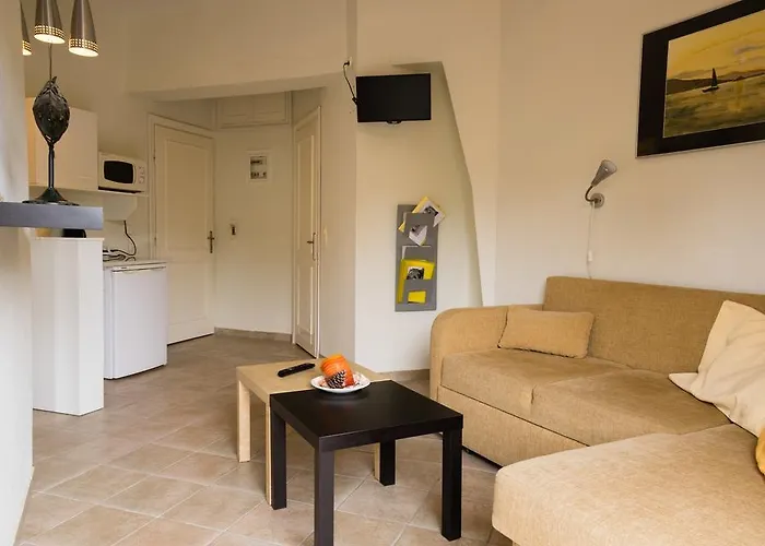 Anais 2* Πρίνος